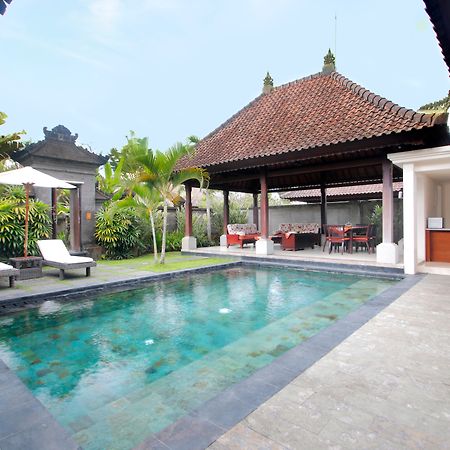 Santi Mandala Villa & Spa Sukawati  Exterior photo