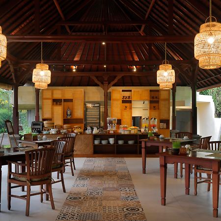 Santi Mandala Villa & Spa Sukawati  Exterior photo