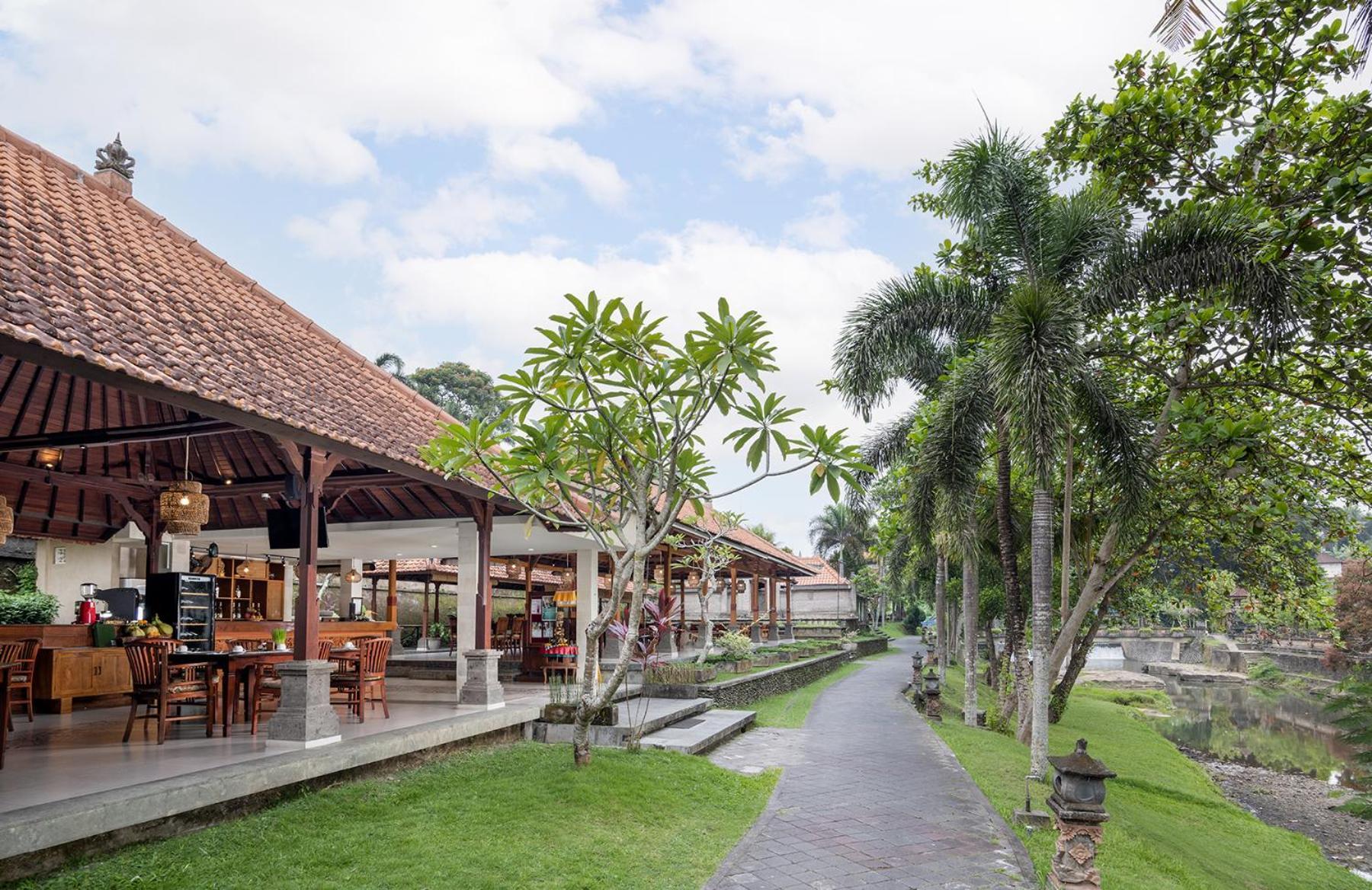 Santi Mandala Villa & Spa Sukawati  Exterior photo